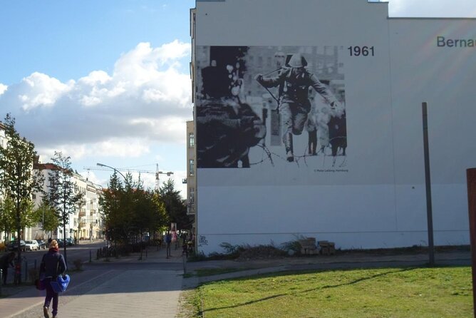2.5-Hour Berlin Wall and Memorial Sites Walking Tour - Why this walking tour works better than a quick wall photo stop