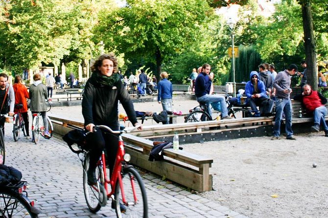 3-Hour Private Berlin Bike Tour: Vibes of Berlin - Getting Rolling: Nikolaiviertel check-in and the bike prep
