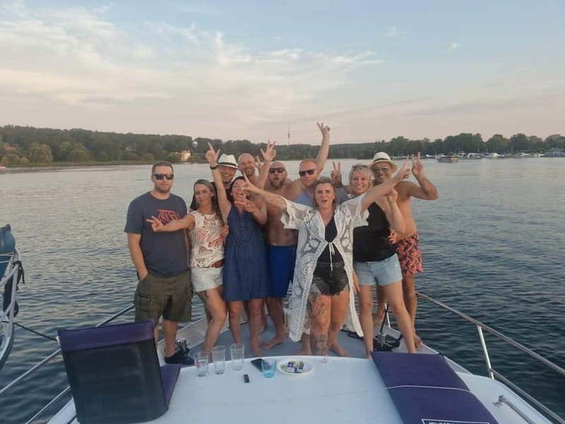 4h Harbor and Castle Sightseeing Cruise, our most booked! - The Bridge of Spies photo moment: how you get the shot