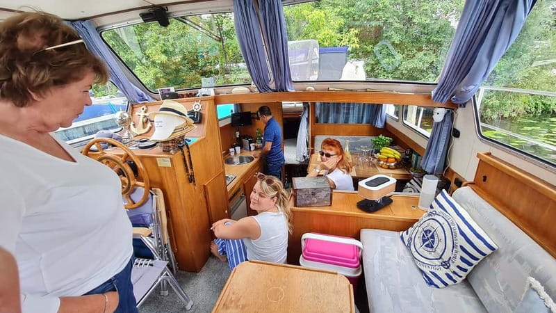 4h Harbor and Castle Sightseeing Cruise, our most booked! - Who this Potsdam harbor cruise is best for