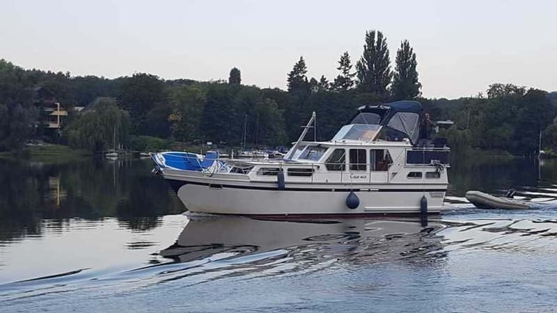 4h Unforgettable Tour with Skipper, "Seven Lakes Cruise" - Babelsberg Castle From the Water: Why This Stop Works