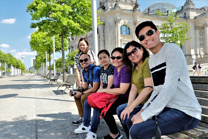 5hours: Guide, Chauffeur & Photographer in Berlin private Tour - Gendarmenmarkt, photo stops, and the sweet diversion: Rausch Schokoladenhaus