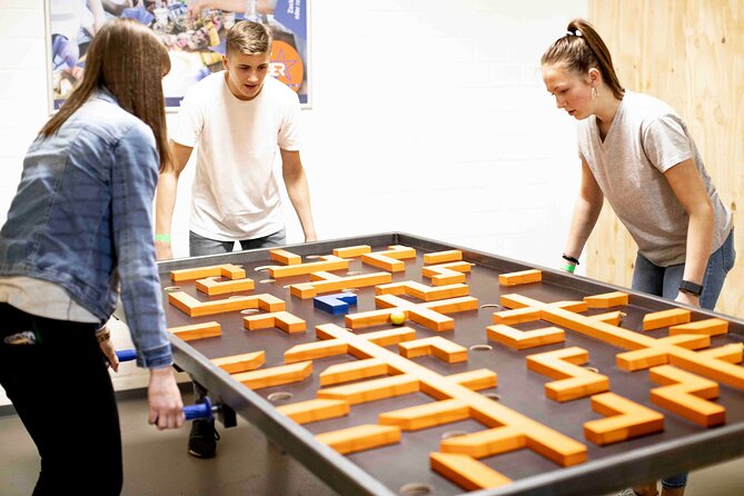 Adventure Minigolf in Berlin - Staff Support: Helpful When You Need It