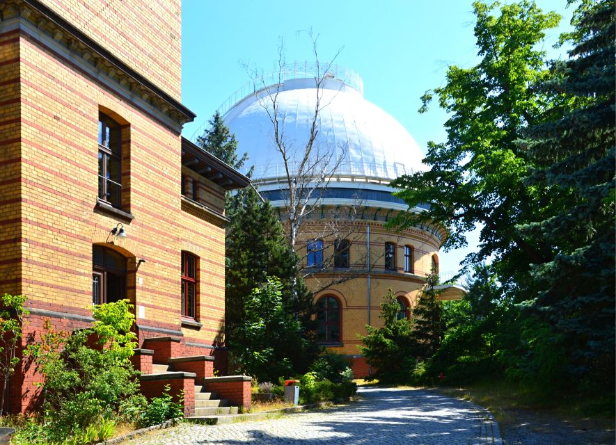 Albert Einstein in Berlin Private Guided Tour - Potsdam Upgrade: Train Tickets, Science Park, and the Einstein Tower