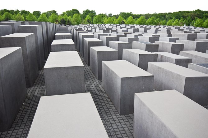 All-in-One Berlin Highlights on Foot: Private Walking Tour - Start at Lustgarten, Finish Near the Brandenburg Gate