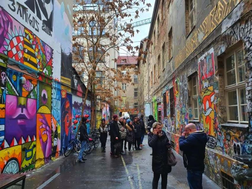 Alternative Berlin / Street art tour - Private group - Kiez hopping with food, drink, and after-dark tips that help you plan