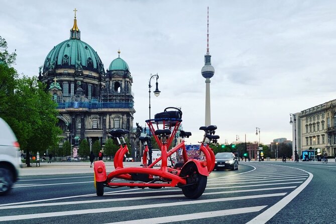 Beer Bike & Party Bike Highlights Berlin City Tour including pick-up - Starting at Pariser Platz: the view that sets the tone