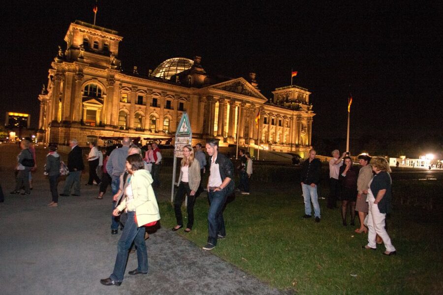 Berlin: 1.5-Hour Comedy Bus Tour in German - What the Reviews’ High Rating Usually Means for You