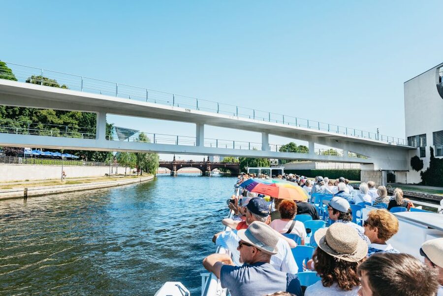 Berlin: 1-Hour City Tour by Boat with Guaranteed Seating - Who should choose this cruise (and who shouldn’t)