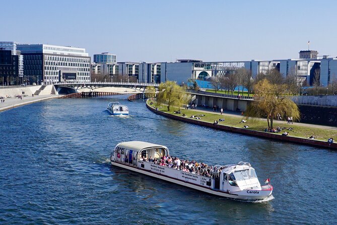 Berlin: 1-hr Boat Tour with Bilingual Live Guide (DE/EN) - Boarding the panoramic ships: MS Carola and MS Franziska