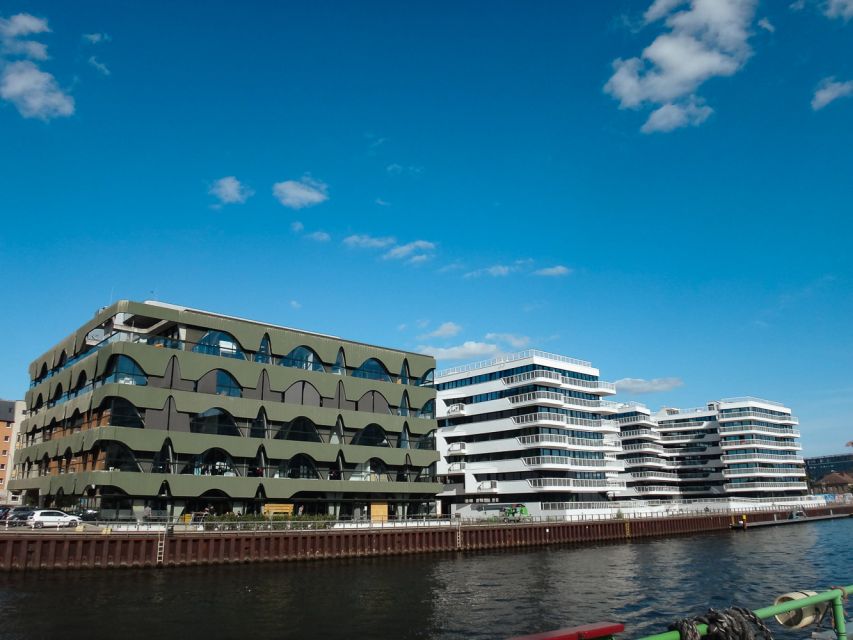 Berlin: 2.5-Hour East Side Boat Cruise with Commentary - Government District From the Water: Reichstag and the Federal Chancellery Views