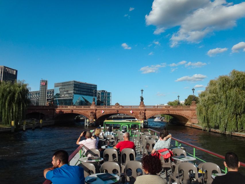 Berlin: 2.5-Hour East Side Boat Cruise with Commentary - Getting to the Alte Börse Pier and Boarding Smoothly