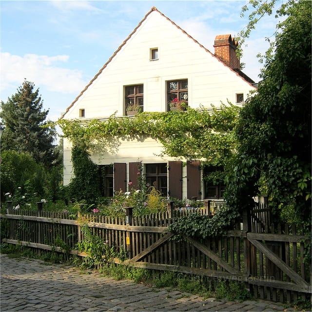 Berlin: 2.5-Hour Neighborhood Tour of Neukölln - Innstraße Housing Complex: Architecture You Can Still Use