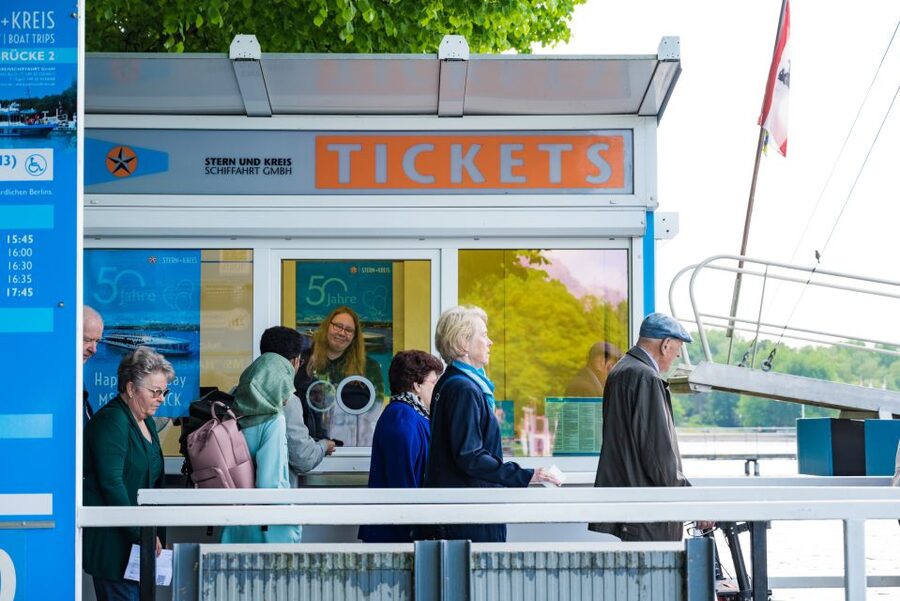 Berlin: 2-Hour Lake Oberhavel Cruise from Tegel - Food and drinks: plan for snacks, don’t plan on a meal