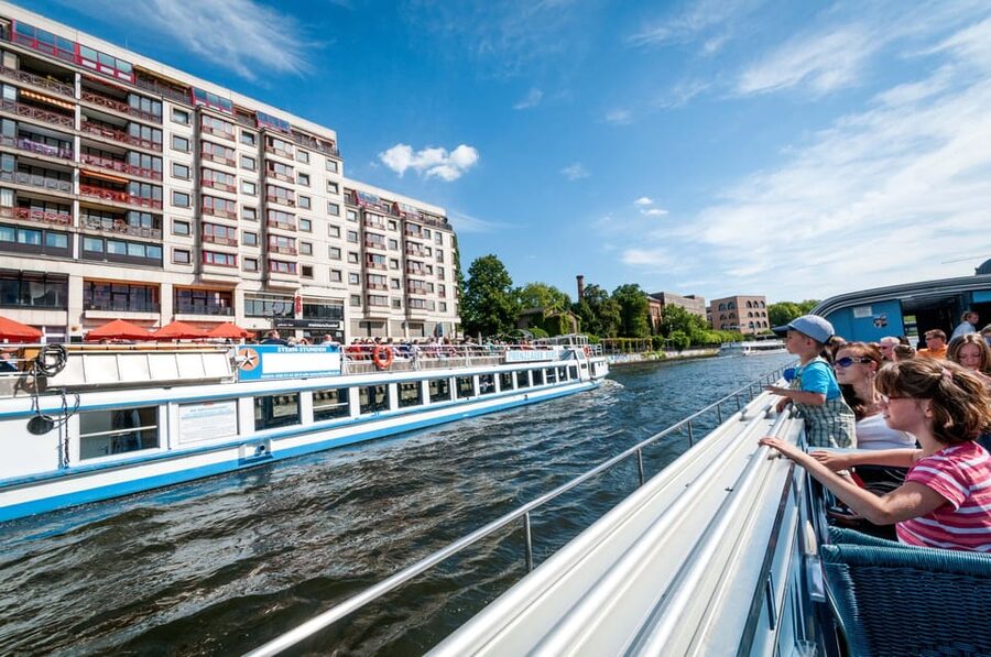 Berlin: 3.25-Hour Spree & Landwehrkanal Boat Tour - Price and value: is $38 worth it for a 3h15 cruise?
