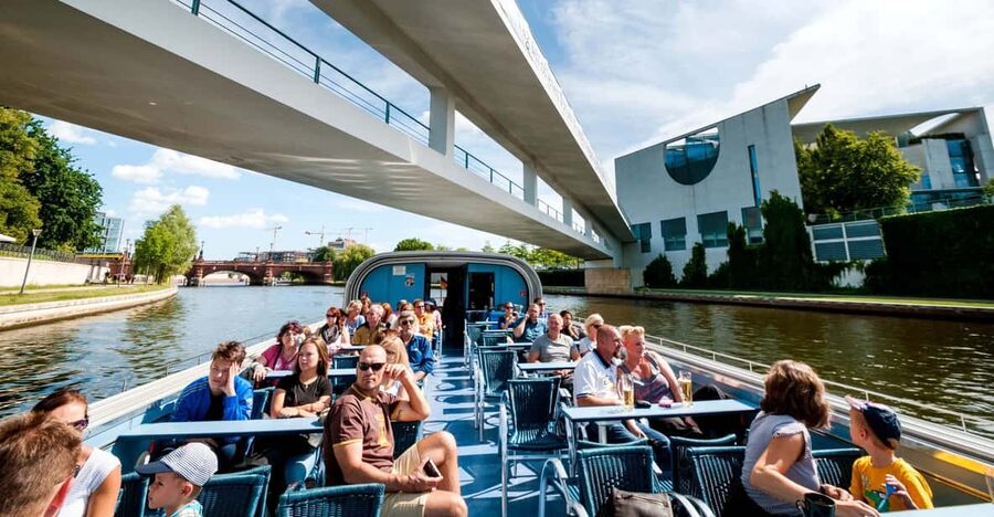 Berlin: 3.25-Hour Spree & Landwehrkanal Boat Tour - The route basics: Spree meets Landwehr Canal and the bridge count goes wild