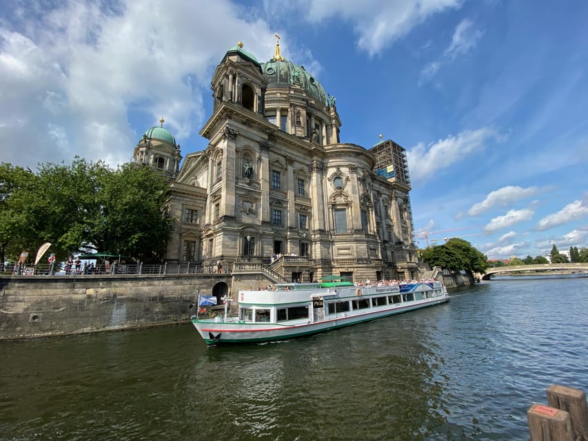 Berlin: 3.5-Hour Sightseeing Cruise on the Spree River - Reichstag and Friedrichstraße: when the skyline sharpens