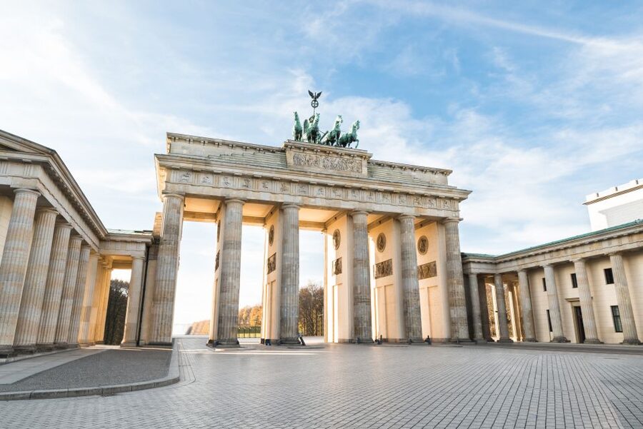 Berlin: 3-H Top Sights Guided E-Scooter Tour - Riding Along the Gold Victory Column Area: One More Landmark, One More Perspective