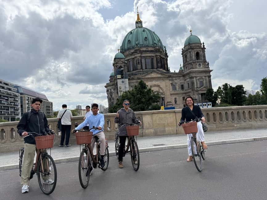 Berlin: 3-hour bike tour - A journey through time in the capital - Bikes, weather gear, and what you should bring