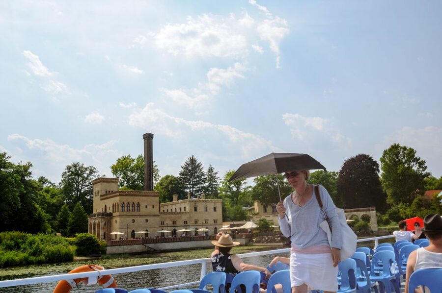 Berlin: 3-Hour World Heritage Cruise to Potsdam - Floating past Babelsberg Palace, Flatow Tower, and theatre vibes