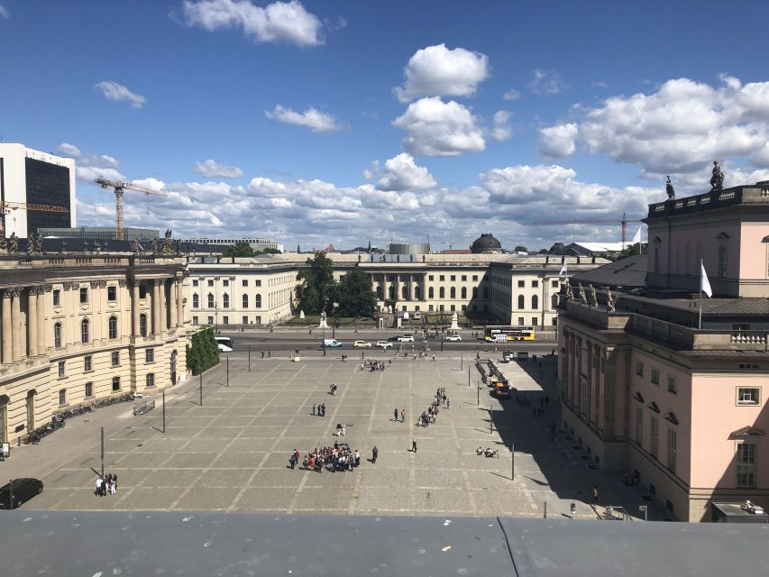 Berlin: 4-Hour Guided Highlights Tour in Spanish - Walking Berlin’s Origins in the San Nicolás Area