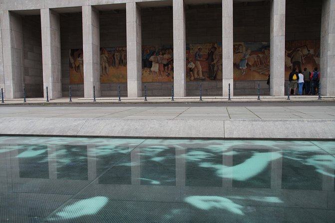 Berlin and National Socialism: Berlin under Nazism - Soviet Memorial Tiergarten: war dead, April–May 1945, and a second viewpoint