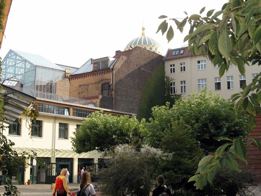 Berlin: Backyards of Berlin 2-Hour Tour - Quick courtyards-to-know before you go