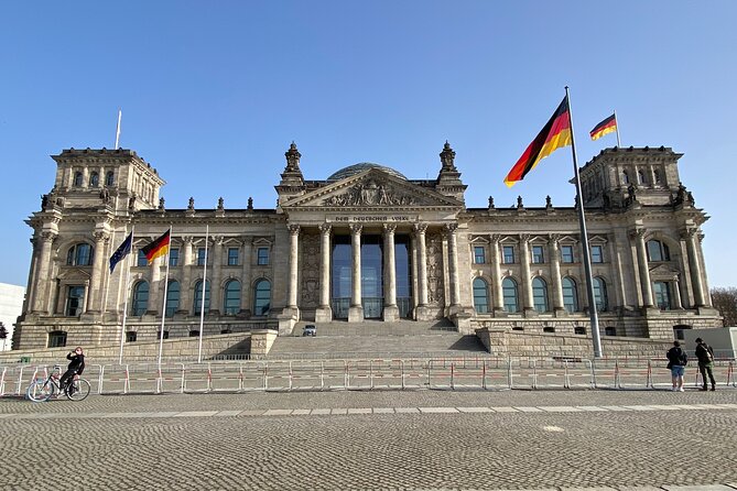 Berlin Battlefield Tour - Operation Berlin 1945 (Small Group) - Platz der Republik and the Reichstag: The 300m Problem