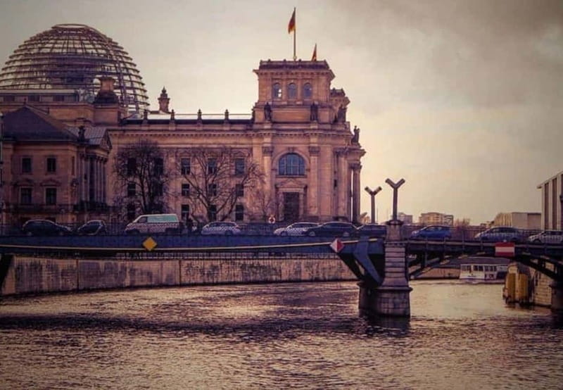 Berlin Beers & Battlefields Tour: War History & German Beer - Beer Breaks at Three Berlin Pubs: Where the Story Breathes