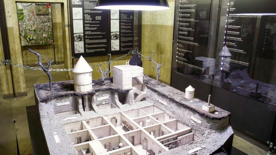 Berlin: Berlin Story Bunker Entry Ticket - The 800-Year Timeline: 50 Stations That Keep You Oriented