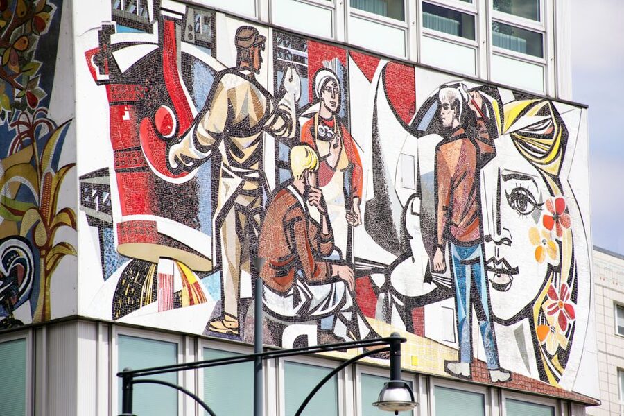 Berlin: Berlin Wall and the Cold War Walking Tour - Why Bernauer Straße Makes the Cold War Feel Real