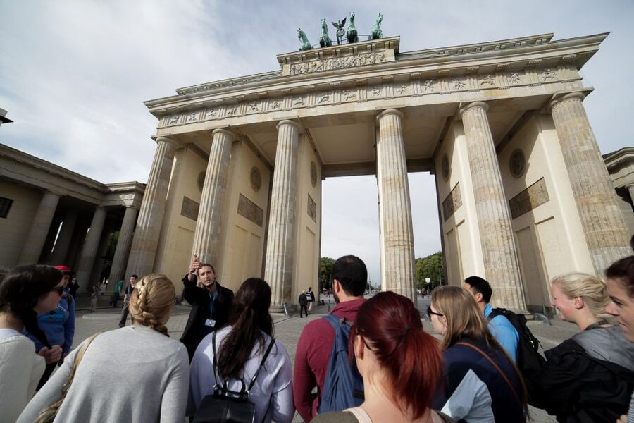 Berlin: Berlin Wall and the Cold War Walking Tour - Everyday Life in the GDR: How Neighbors Became Watchers
