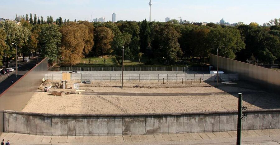 Berlin: Berlin Wall and the Cold War Walking Tour - Tunnel 57: The Engineering Side of Desperation