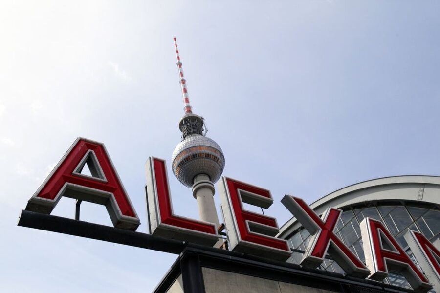Berlin: Berlin Wall and the Cold War Walking Tour - Ghost Stations: When Transit Became a Border Problem