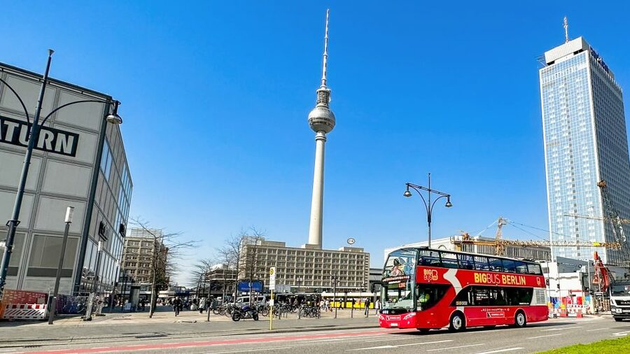 Berlin: Big Bus Hop-On Hop-Off Sightseeing Tour & Currywurst - Key things that make this work in Berlin