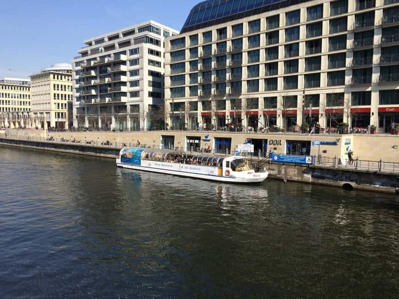 Berlin: Boat Sightseeing Cruise with Audioguide - The comfort setup: retractable roof, heating, and sane sightseeing