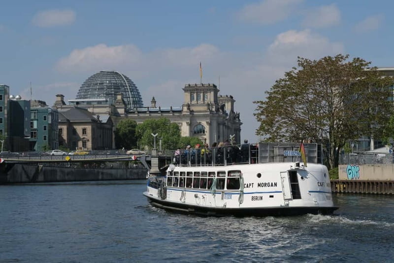Berlin: Boat Sightseeing Cruise with Audioguide - Tips that make the cruise more fun (not just tolerable)