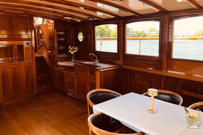 Berlin Boot Sightseeing Tour on Electric Private Yacht - Passing the Reichstag from the river: strong architecture, easy photos
