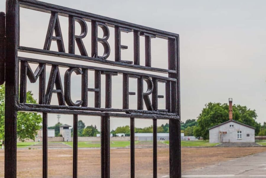 Berlin: Bus Tour to Sachsenhausen, East Side Gallery, & Berlin Story Bunker - Why This Sachsenhausen + Wall + Bunker Combo Works