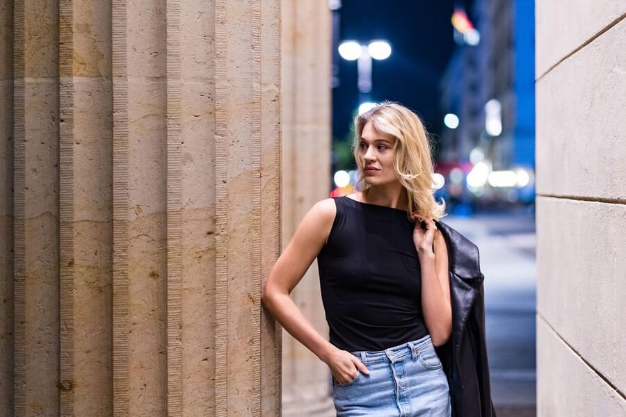 Berlin by Night: Private Photoshoot at Illuminated Cityscape - Your photo package: 40 edited images in 48 hours