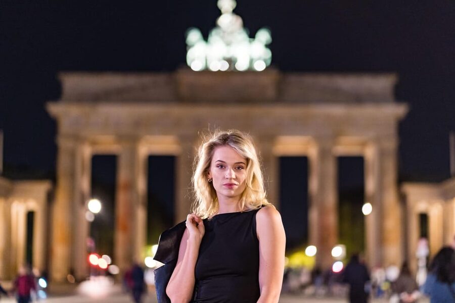 Berlin by Night: Private Photoshoot at Illuminated Cityscape - Meeting at Polnisches Institut Berlin: find the right building fast