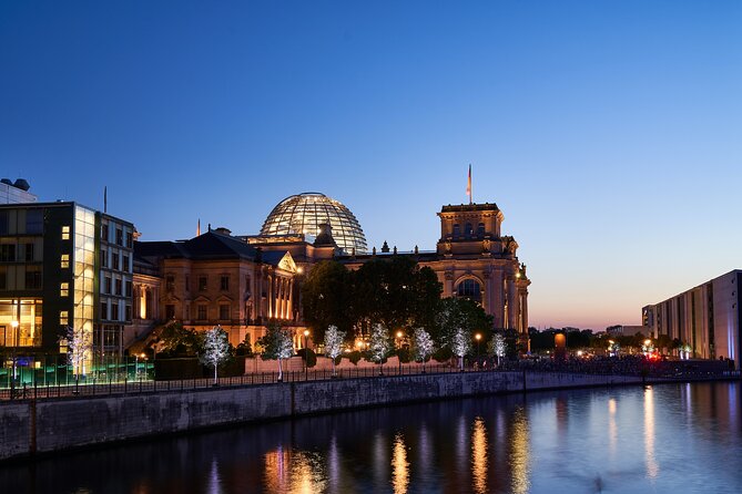 Berlin Capital 4-Course Sunset Dinner Cruise Including Drinks - Onboard vibe: attentive service, and why sound matters
