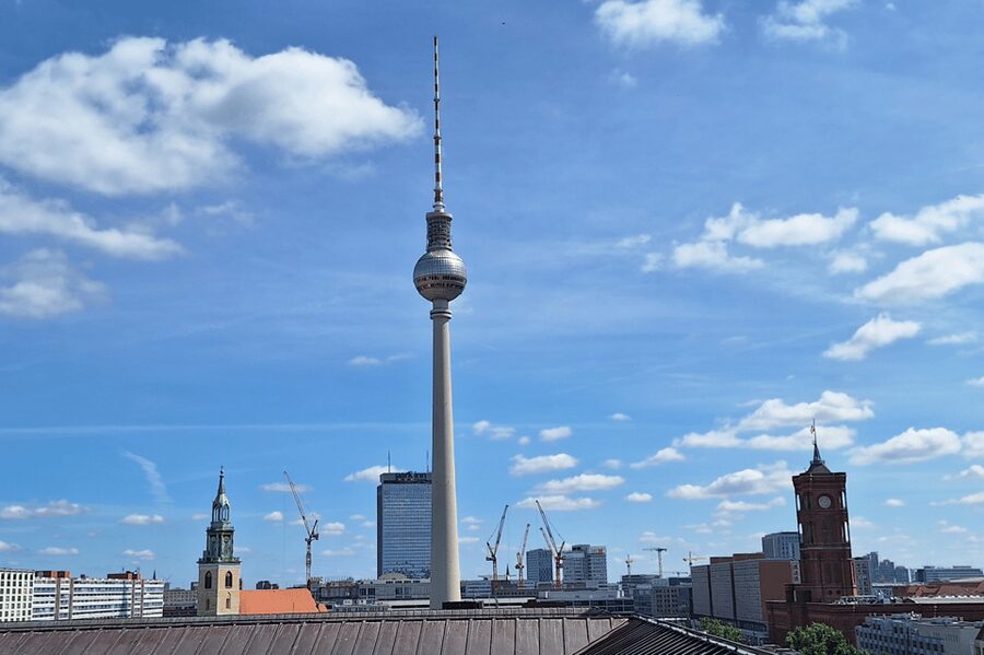 Berlin: City Highlights Express & Panorama Roof Terrace - Altes Museum and the Museum Strip Vibe