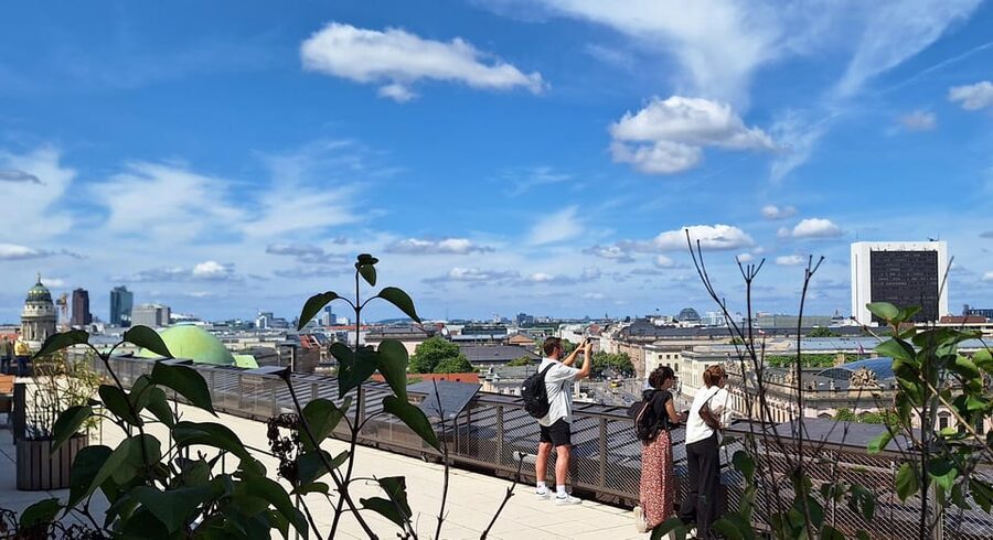 Berlin: City Highlights Express & Panorama Roof Terrace - Meeting at U Museumsinsel and Starting at the Historic Belt