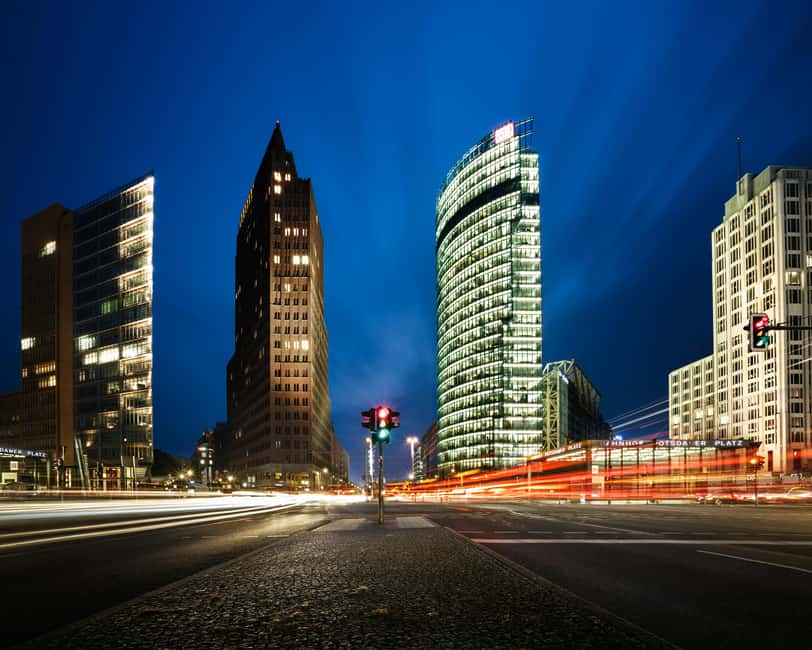 Berlin: City tour at night with illuminated sights - Price and Logistics: A 2.5-Hour Walking Pace