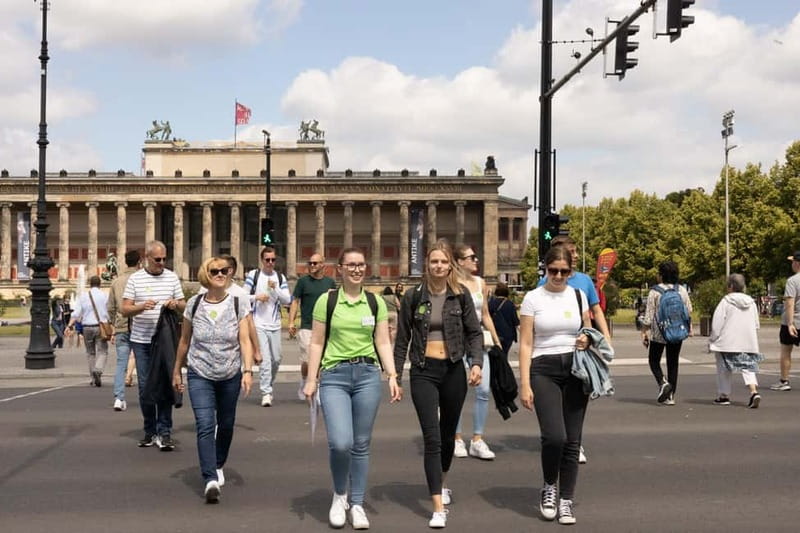 Berlin: City tour - Best of Berlin - Potsdamer Platz Photo Stop: Where Modern Berlin Meets Past Germany