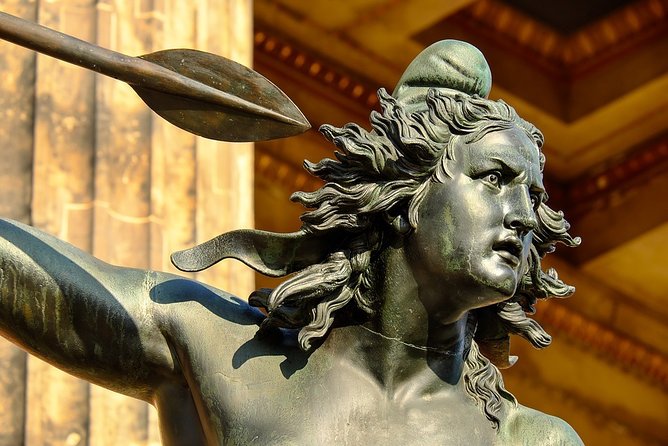 Berlin City Tour with Hotel pick up and Drop off - Under den Linden, Museum Island, and Palaces You’ll Spot on Later Days