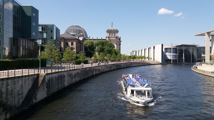 Berlin City walk Government District and Places of Democracy - The memorial thread: Mauerweg, white crosses, and in-between symbolism