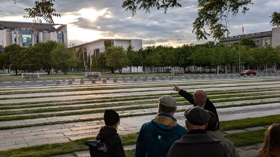 Berlin City walk Government District and Places of Democracy - Reichstag finale: what you see, what’s extra, and how to plan