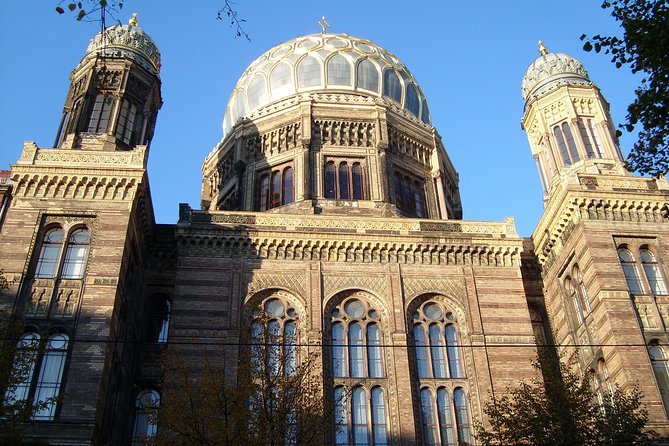 Berlin City Walking Tour of Scheunenviertel and Hackesche Höfe in Berlin Mitte - Who should book this walk?